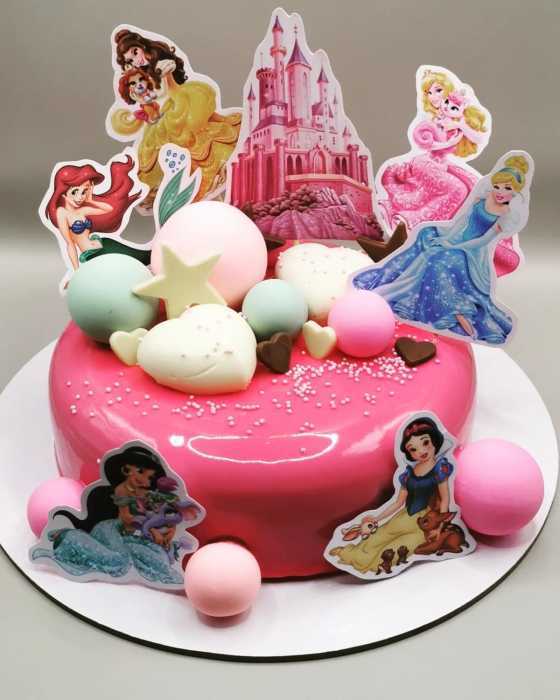 Decor tort cu printese si castel [6]