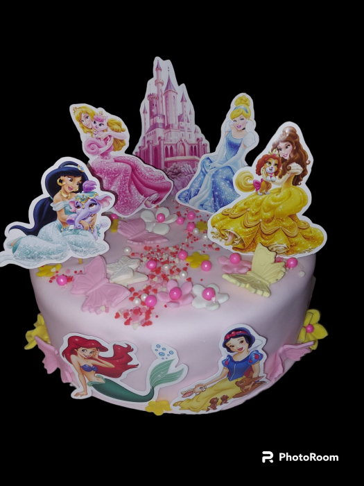 Decor tort cu printese si castel [8]