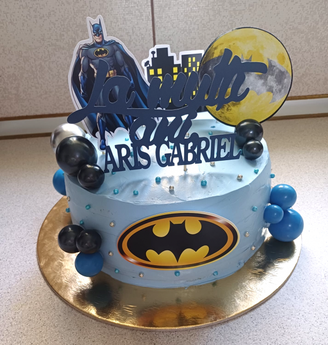 Suita de tort cu personajul Batman [11]