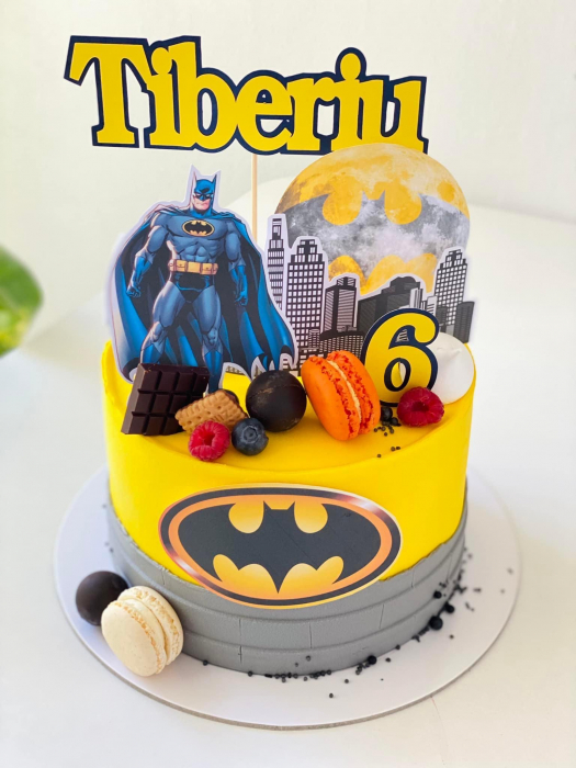 Suita de tort cu personajul Batman [4]