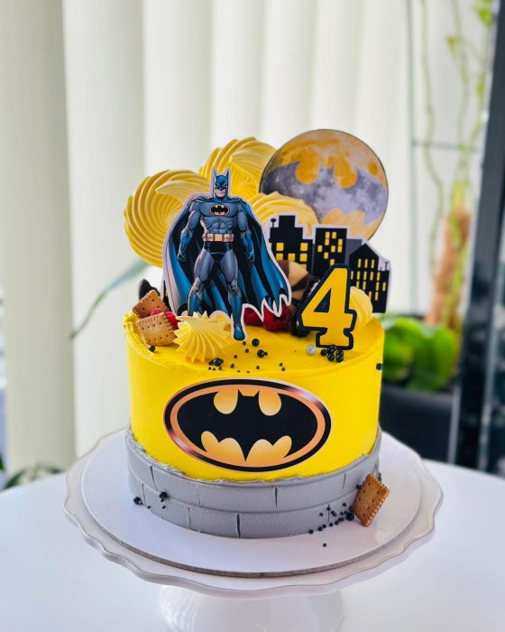 Suita de tort cu personajul Batman [8]
