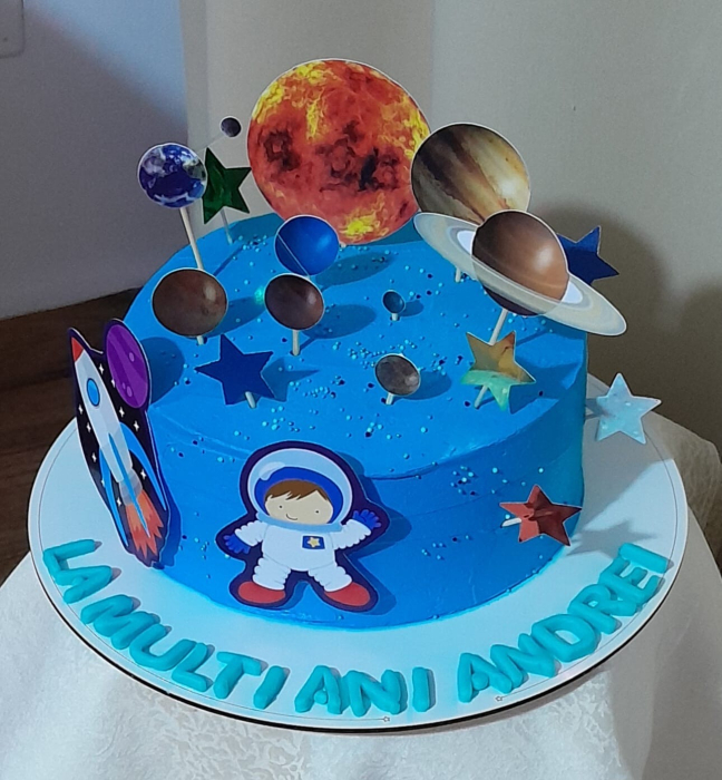 Topper pentru tort cu cosmonaut si racheta [4]