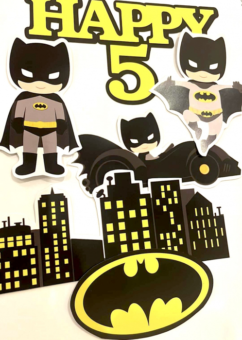 Decor de tort cu toppere din carton cu baby Batman [5]