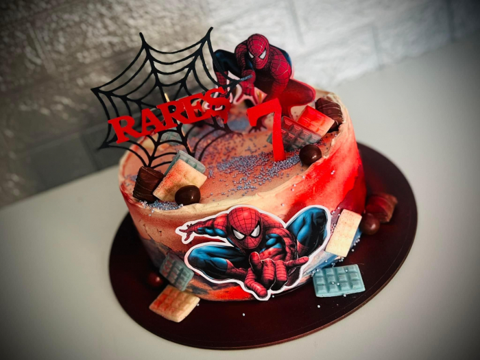 Suita de tort cu Spiderman si personalizata [15]