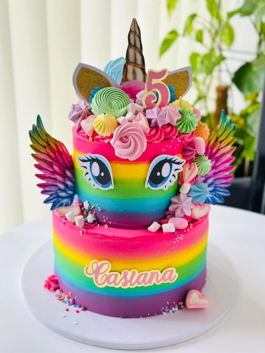 Topper de tort cu element special din carton sub forma de unicorn cu corn, ochi si aripi [2]