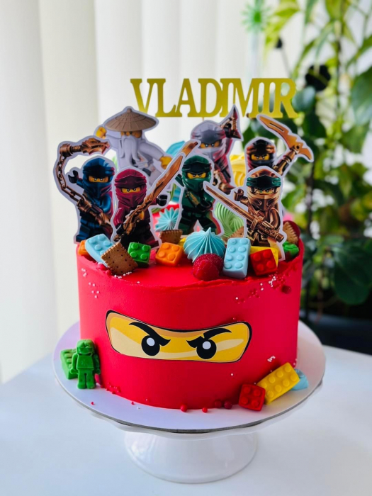 Suita de toppere de tort cu figurine din carton cu personajele din Lego Ninjago. [10]