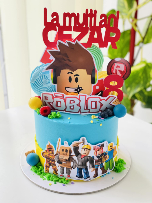 Topper de tort  personalizat cu element special din carton sub forma de  5 elemente din jocul Roblox - logo, patratul rosu si grup cu personaje [12]