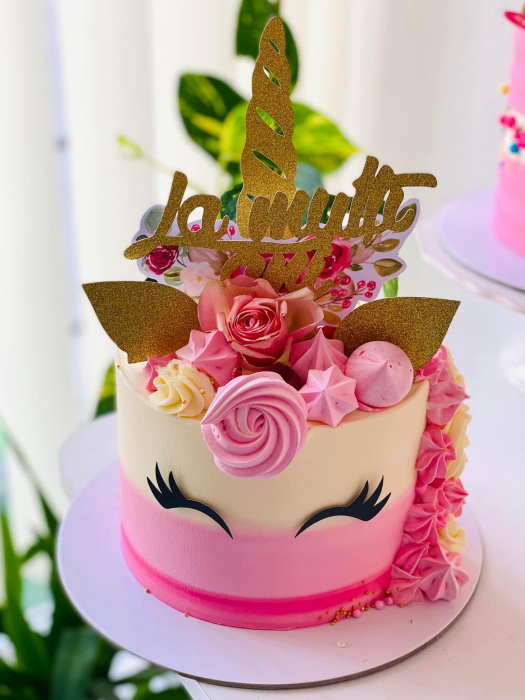 Topper de tort cu element special din carton sub forma de cap de corn de unicorn auriu glitter cu coronita din flori [6]