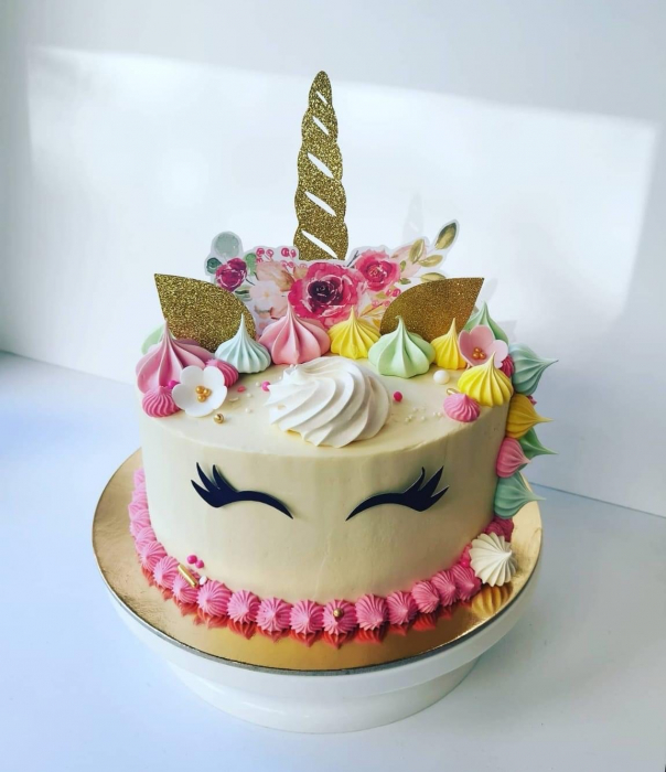 Topper de tort cu element special din carton sub forma de cap de corn de unicorn auriu glitter cu coronita din flori [2]