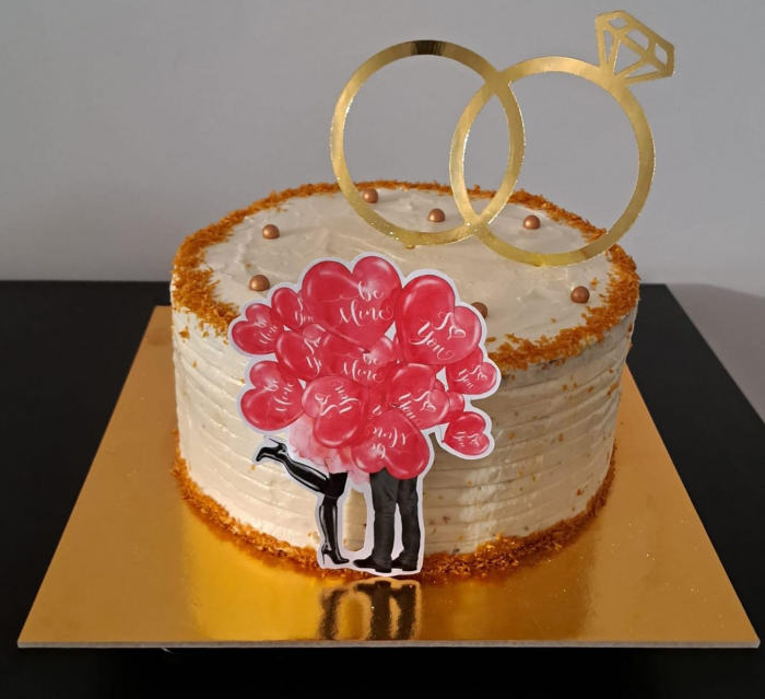 Topper de tort cu doi intragostiti care se saruta sub baloane [2]