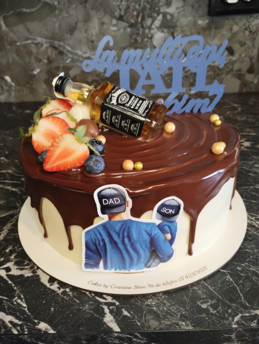 Topper de tort cu element special din carton sub forma de tatic cu baiat [3]