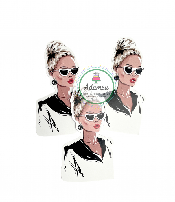 Topper de tort  personalizat cu element special din carton sub forma de  femeie eleganta blonda cu coc si ochelari de soare [1]