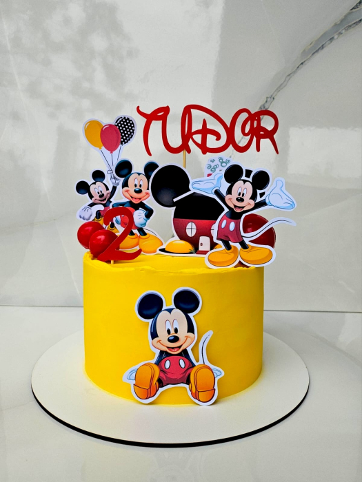 Topper de tort  personalizat cu element special din carton  premium de inalta calitate sub forma de Mickey simpatic frontal care sta jos [3]