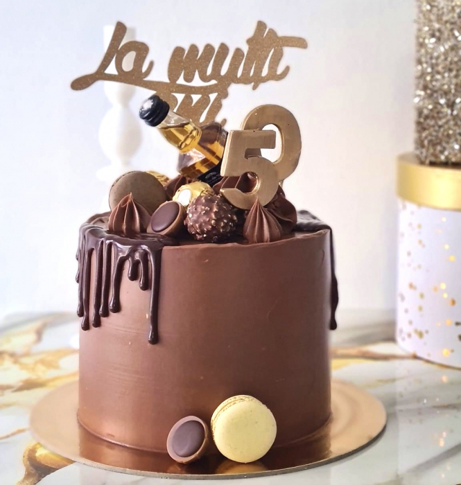 Topper de tort cu element special din carton sub forma de mesaj cu La multi ani auriu glitter [11]