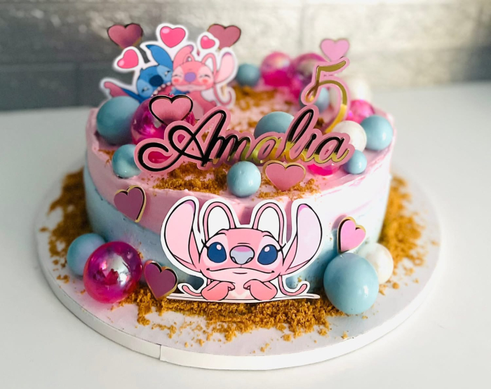 Topper de tort  personalizat cu element special din carton sub forma de  Angel si Stitch imbratisati [9]