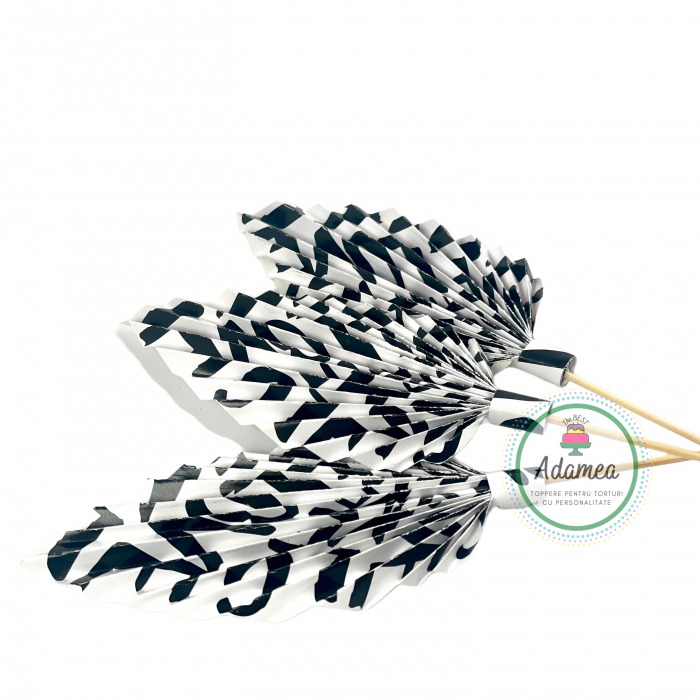 Topper de tort cu element special din carton sub forma de evantai sau frunza de palmier alb cu LOVE negru [2]