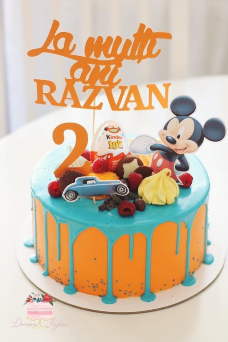 Topper de tort  personalizat cu element special din carton sub forma de Mikey hotarat [3]