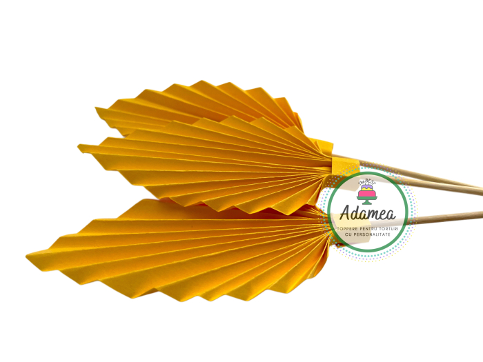 Topper de tort  personalizat cu element special din carton  cu evantai sau frunza de palmier mini galben luminos [2]