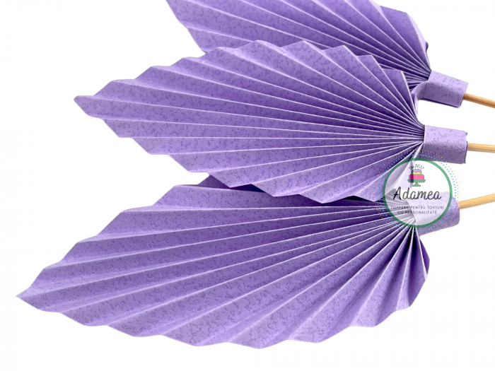 Topper de tort cu element special din carton sub forma de evantai sau frunza de  mov lila [2]