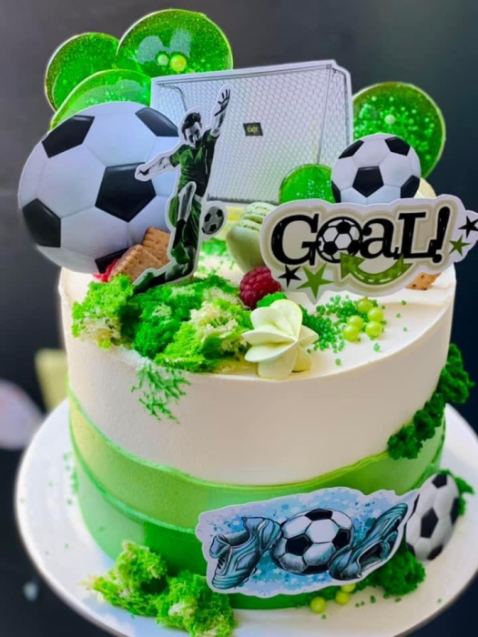 Topper de tort cu element special din carton sub forma de poarta de fotbal [9]