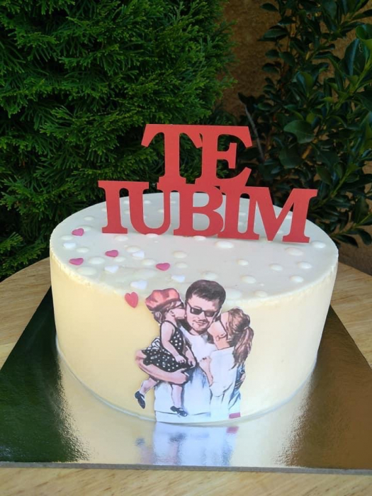 Topper de tort cu element special din carton sub forma de mesaj rosu TE IUBIM [2]