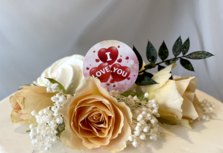 Iubire - Topper tort cu cartonas rotund cu mesajul I love you scris pe baloane inimioara