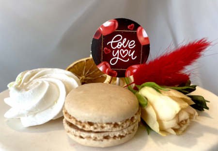 Iubire - Topper tort cu cartonas rotund cu Love you si inimioare