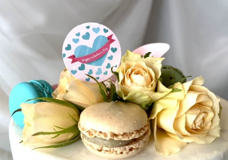 Iubire - Mini stegulet cu inima si banner cu happy vd