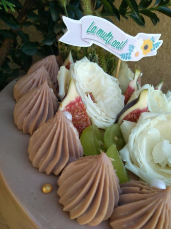 Topper la multi ani cu flori