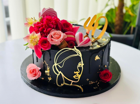 Topper frontal de tort cu chip de femeie stilizat auriu oglinda [17]