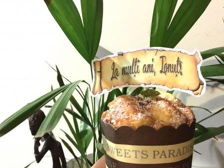 Stegulete - Decor tort personalizat cu La multi ani Ionut