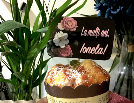 Nume - Decor tort personalizat cu La multi ani Ionela