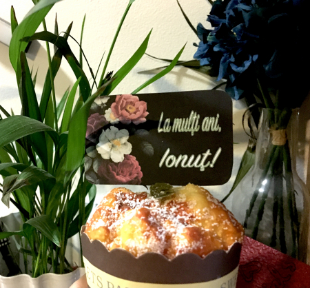 Nume - Decor tort personalizat cu La multi ani Ionut