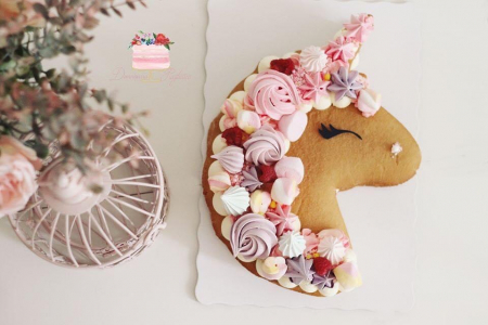 Șabloan pentru torturi cu foi de miere cu cap de unicorn [1]