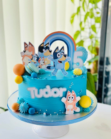 Bluey - Topper de tort  personalizat cu element special din carton sub forma de cele 4 personaje ale familiei Bluey