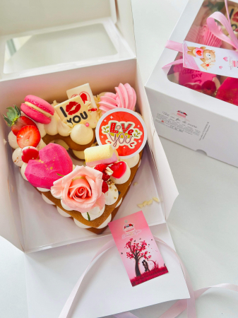 Topper de tort cu element special din carton sub forma de discheta cu Love you [1]