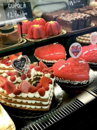 Topper de tort cu element special din carton sub forma de inima roz cu te iubesc [2]