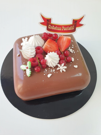 Topper de tort ci stegulet din carton sub forma de panglica rosie cu Craciun fericit