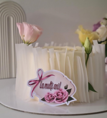 Topper e tort cu decor necomestibil cu placuta  La multi ani trandafir roz