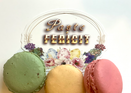 Sarbatori Pascale - Topper de tort din carton oval cu flori si oua si mesajul Paste fericit