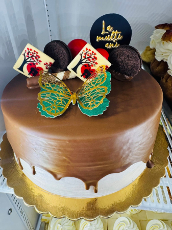 Topper de tort cu placuta din carton negru cu La multi ani tip auriu [7]