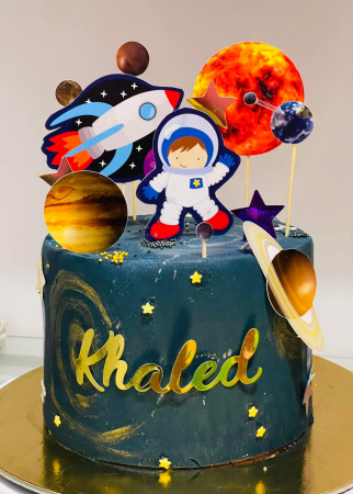 Topper pentru tort cu cosmonaut si racheta [1]
