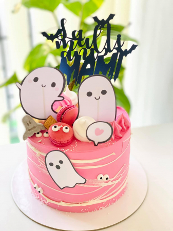 Suita de tort de halloween cu fantome