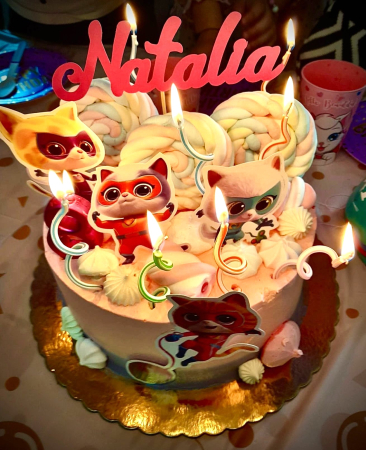 Topper de tort cu element special din carton sub forma de cele 4 pisicute din Supper Kitties [5]