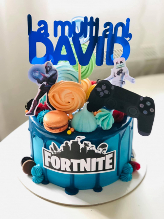 Suita de toppere cu tema Fortnite