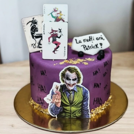 Pentru băieți - Topper de tort  personalizat cu element special din carton sub forma de  personaj negativ Joker si 3 carti de joc