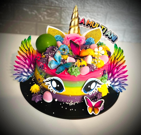 Topper de tort cu element special din carton sub forma de unicorn cu corn, ochi si aripi [4]