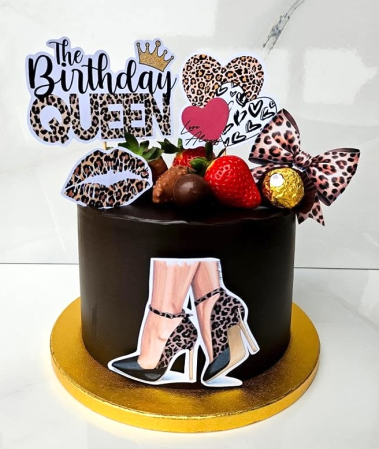 Doamne si domnisoare - Topper de tort  personalizat cu element special din carton sub forma de elemente sexy animal print leopard cu the Birthday Queen pentru femei sexy si puternice