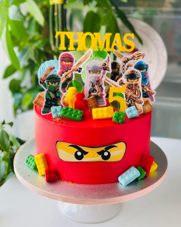 Suita de toppere de tort cu figurine din carton cu personajele din Lego Ninjago. [12]