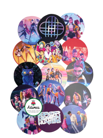 Topper de tort  personalizat cu element special din carton sub forma dediscuri imprimate cu tematica Huntrix si Saya Boys